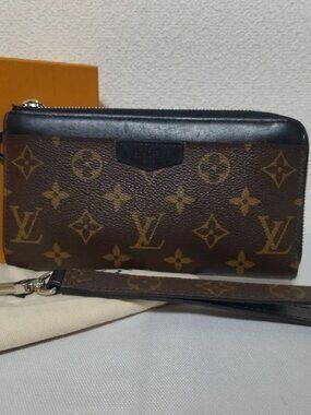 Louis Vuitton Zippy Dragonne Monogram Wallet